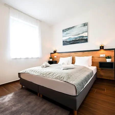 Apartment Silver 