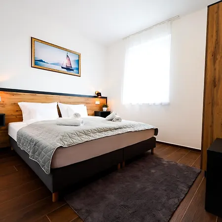 Apartment Silver 
